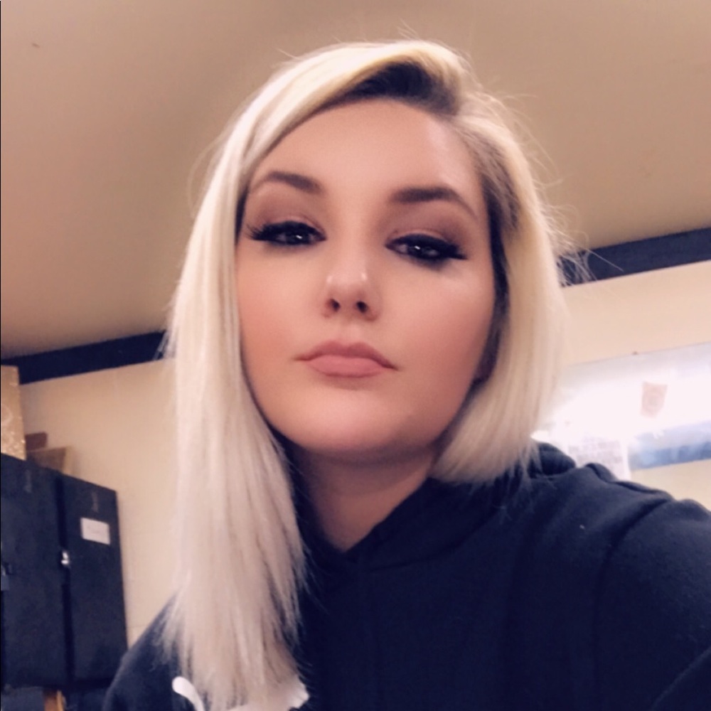 Meet your Posher, Deanna